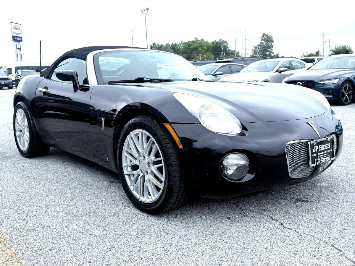 Used 2006 Pontiac Solstice Convertible w/ Power Package RWD image 3