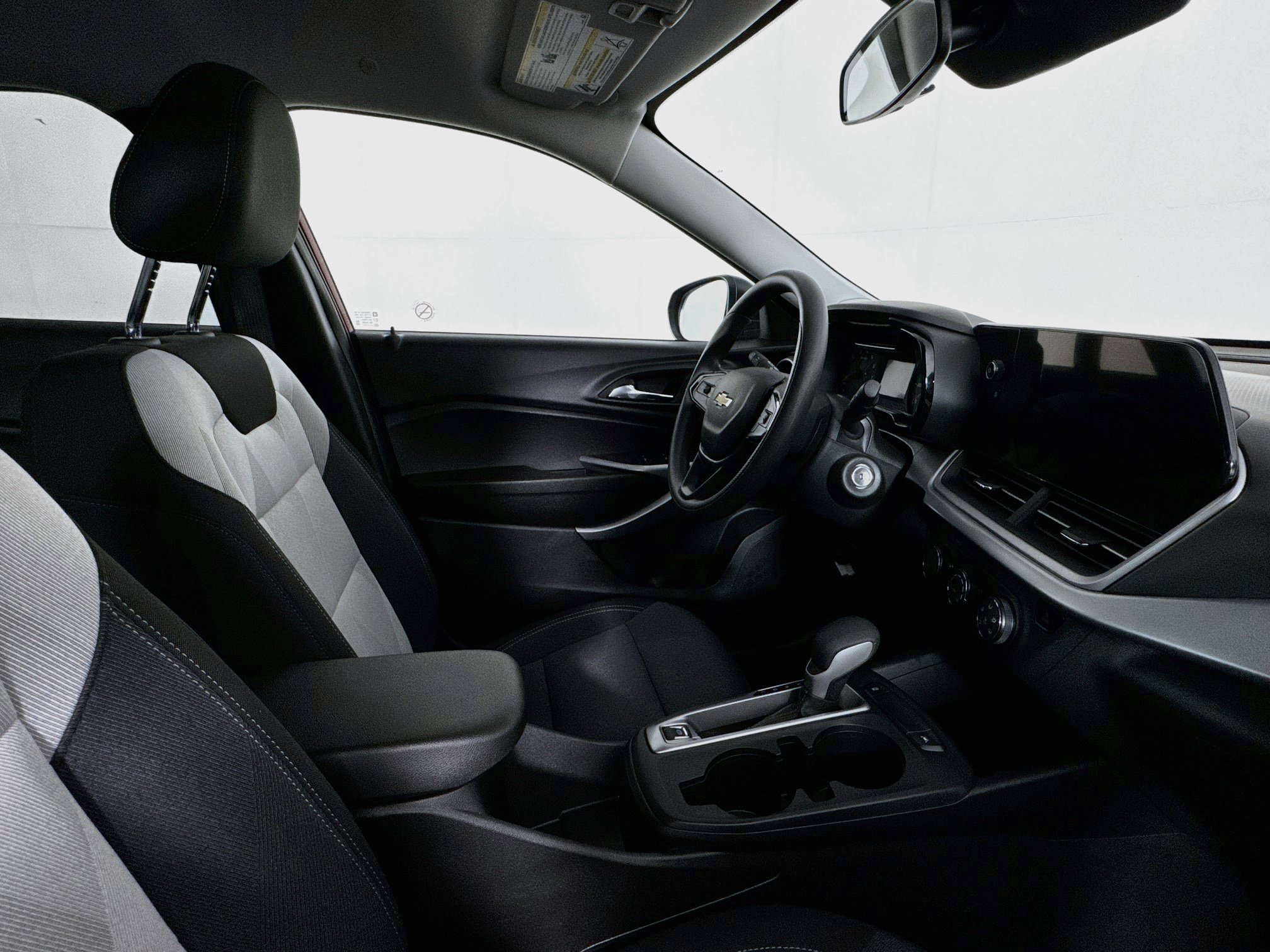 Used 2026 Chevrolet Trax LS FWD image 26
