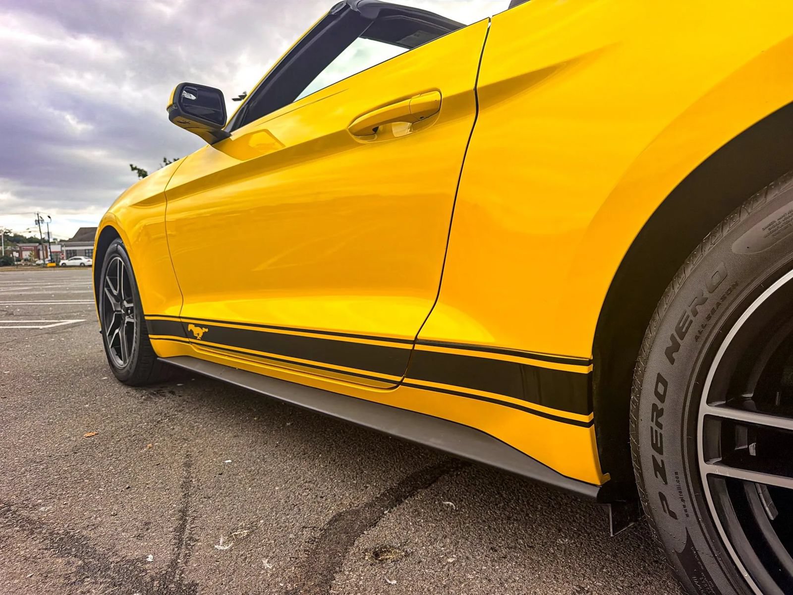 Used 2018 Ford Mustang Premium w/ Equipment Group 201A RWD image 23