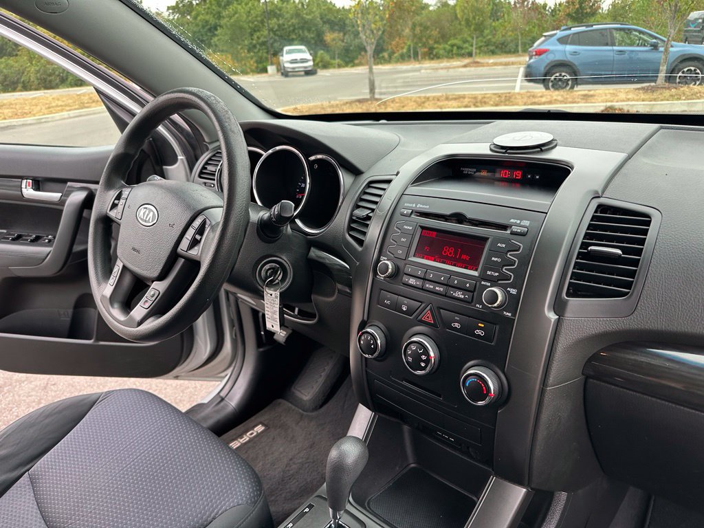 Used 2013 Kia Sorento LX AWD/4WD image 35