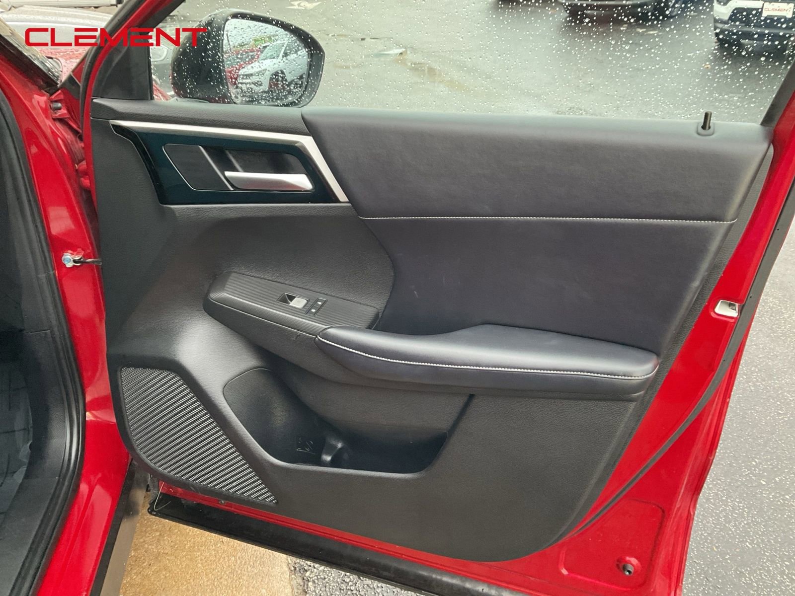 Used 2023 Mitsubishi Outlander SE image 32