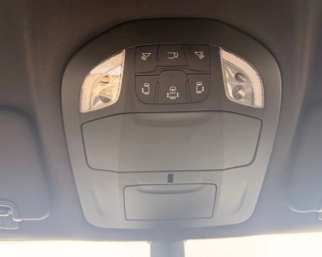 New 2027 Chrysler Pacifica Select AWD/4WD image 34