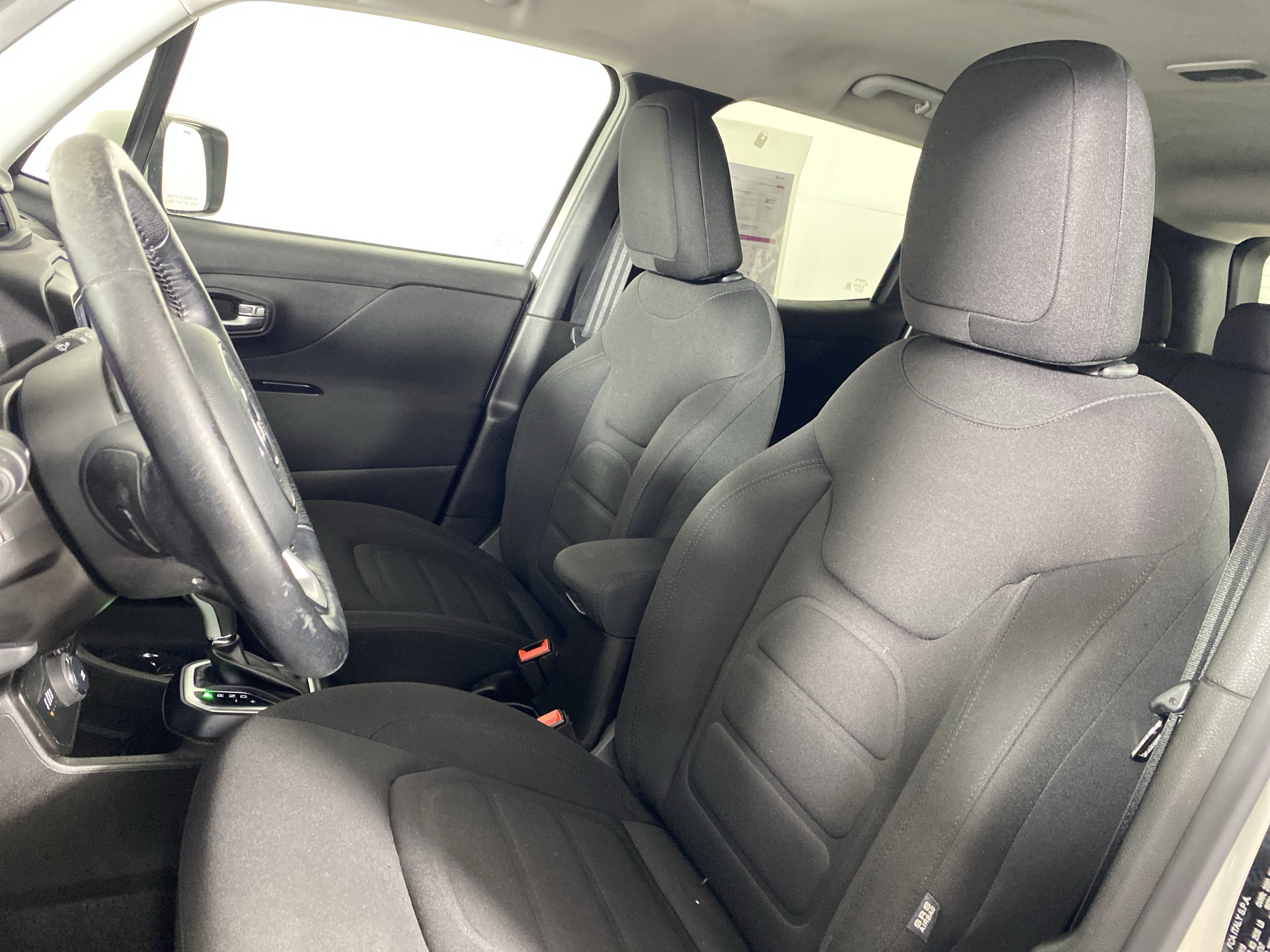 Used 2020 Jeep Renegade Latitude w/ Cold Weather Group AWD/4WD image 17