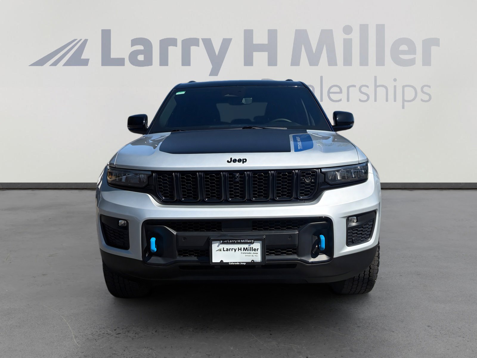 Used 2023 Jeep Grand Cherokee Trailhawk w/ Advanced Protech Group II AWD/4WD image 8