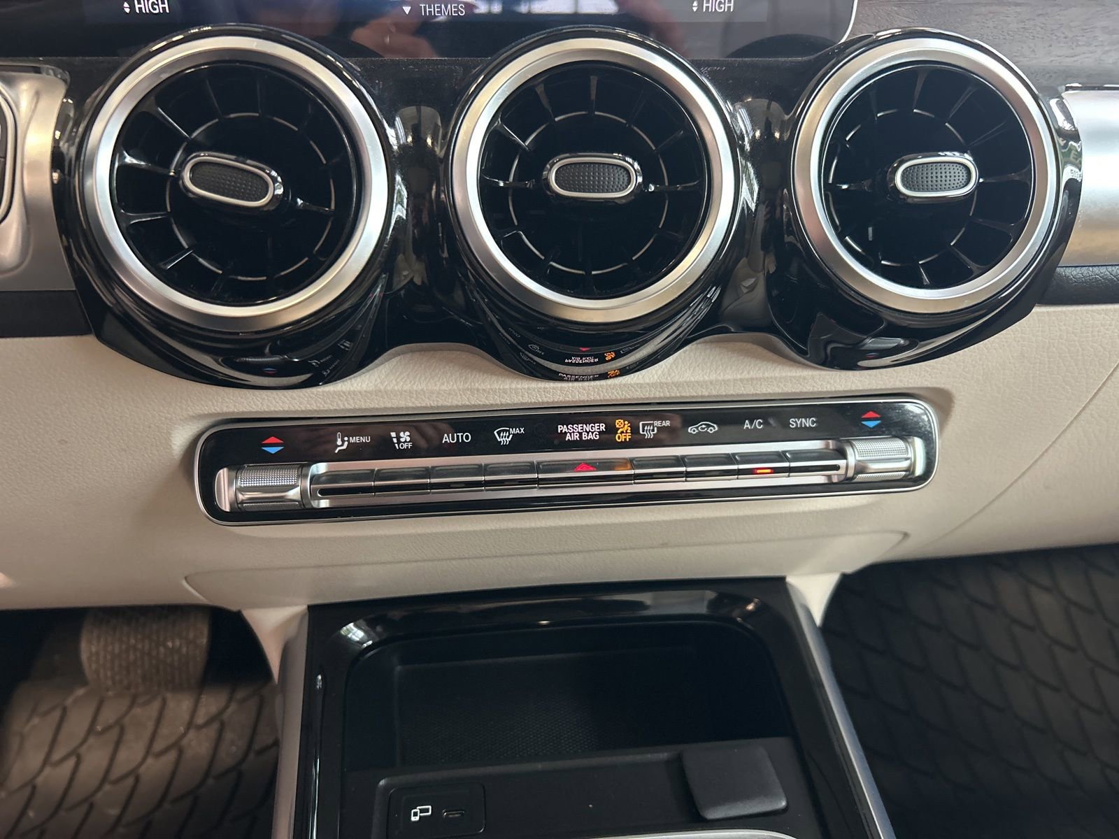 Used 2020 Mercedes-Benz GLB 250 4MATIC image 31