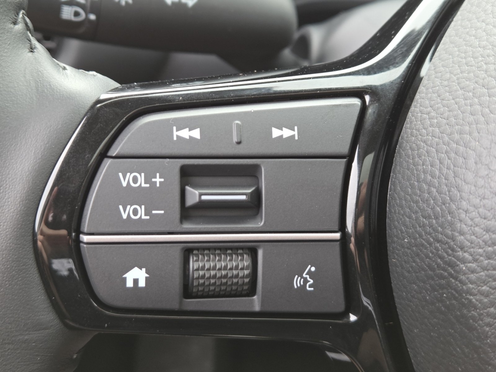 Used 2024 Honda HR-V EX-L image 32