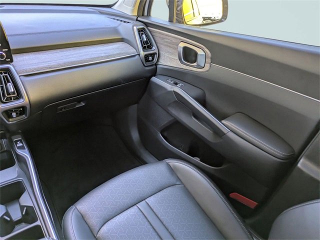 Used 2023 Kia Sorento S image 19