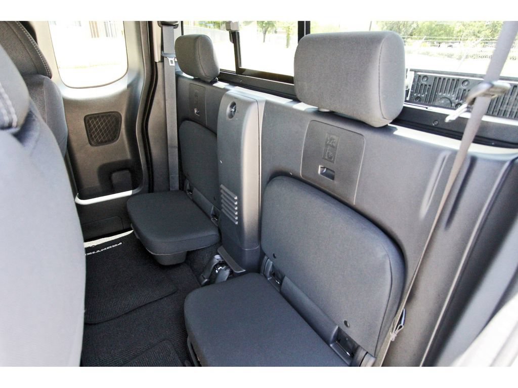 Used 2024 Nissan Frontier SV w/ SV Convenience Package AWD/4WD image 11
