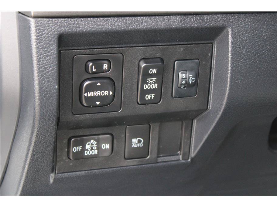 Used 2018 Toyota Tundra SR5 w/ SR5 Upgrade Package RWD image 15