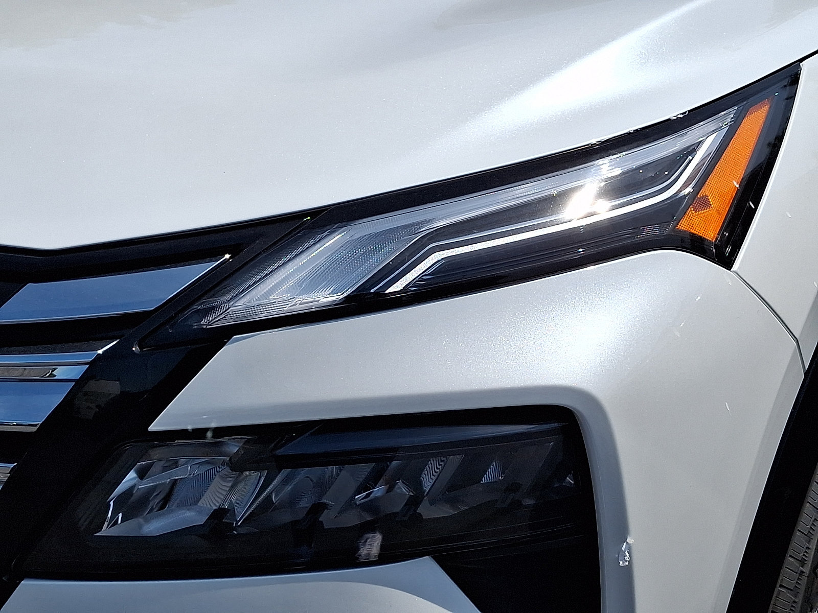 New 2026 Nissan Rogue Platinum AWD/4WD image 3