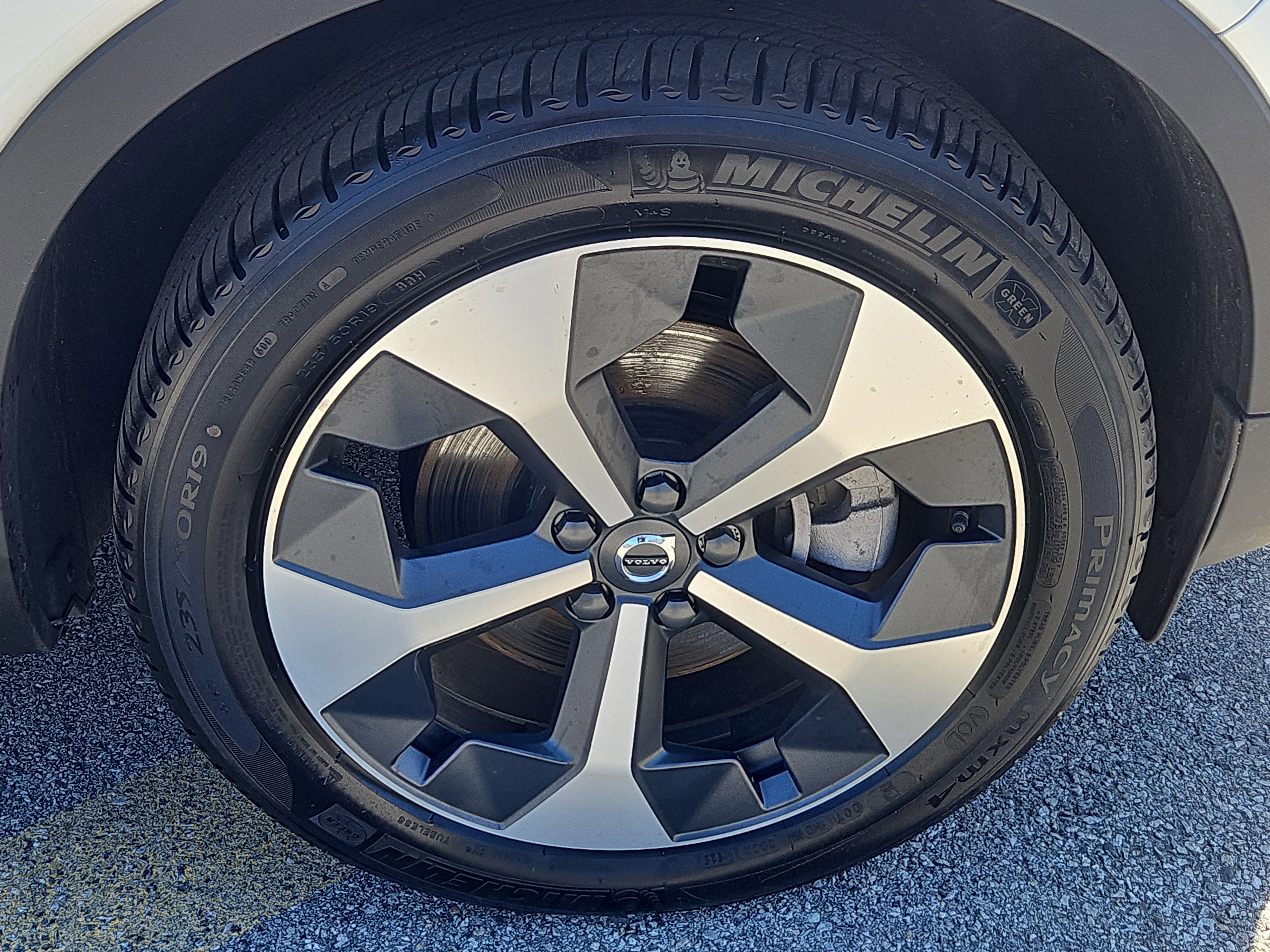 Used 2026 Volvo XC40 B5 Plus w/ Protection Package Premier image 29