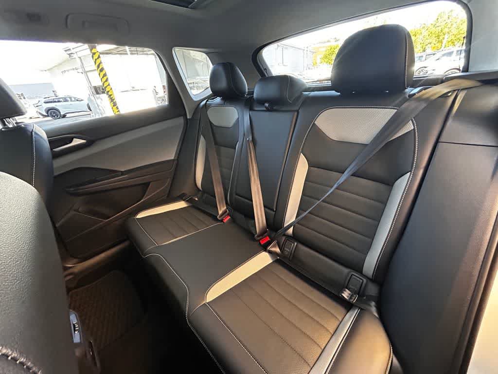 Used 2022 Volkswagen Taos SEL w/ Panoramic Sunroof Package AWD/4WD image 14