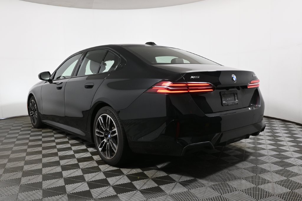 Used 2024 BMW 530i xDrive w/ M Sport Package AWD/4WD image 9