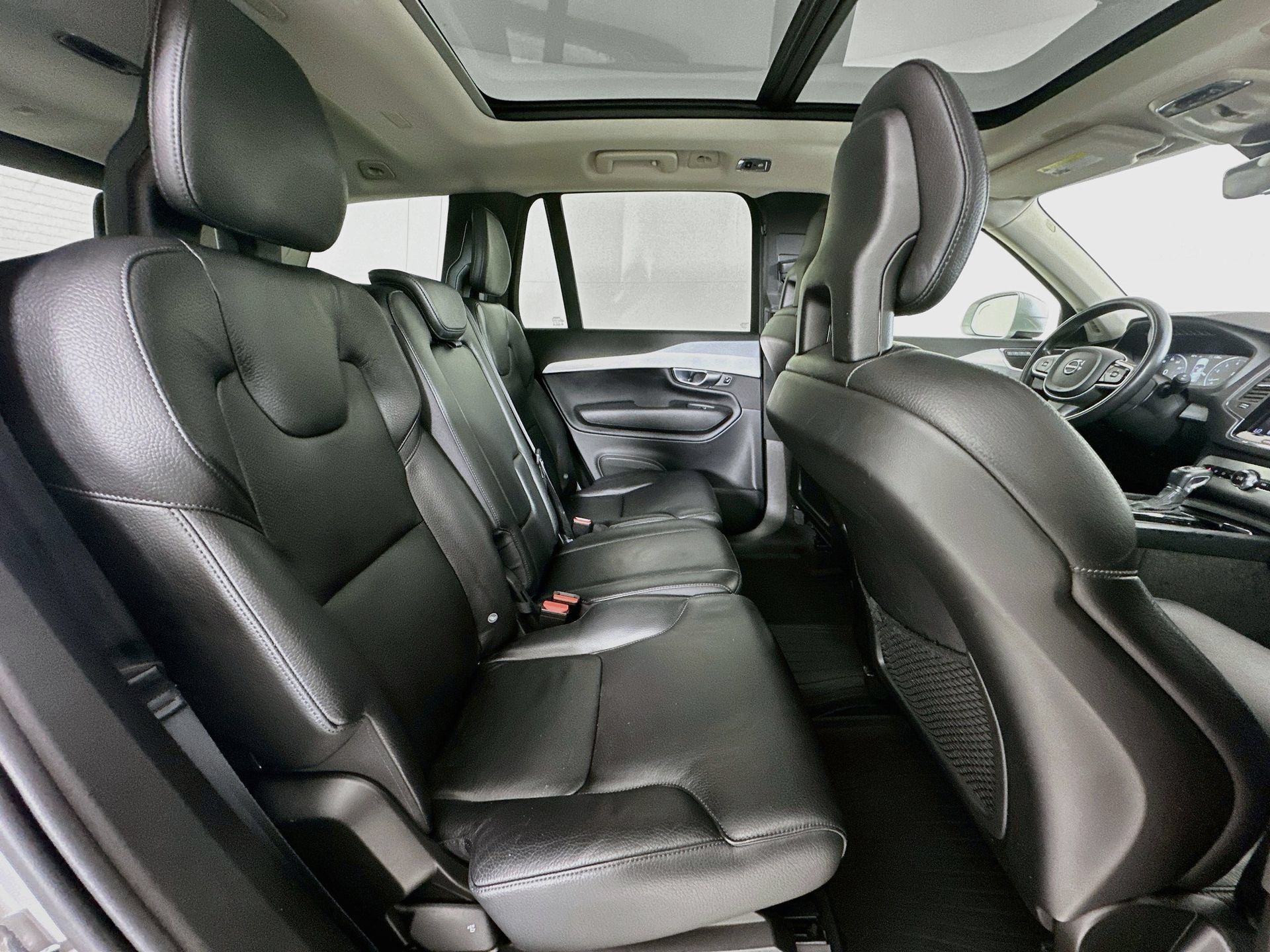 Used 2018 Volvo XC90 T5 Momentum w/ Convenience Package FWD image 31