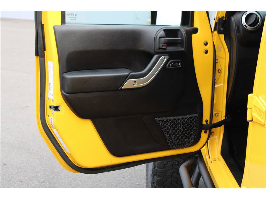 Used 2015 Jeep Wrangler Unlimited Sahara w/ Connectivity Group image 6