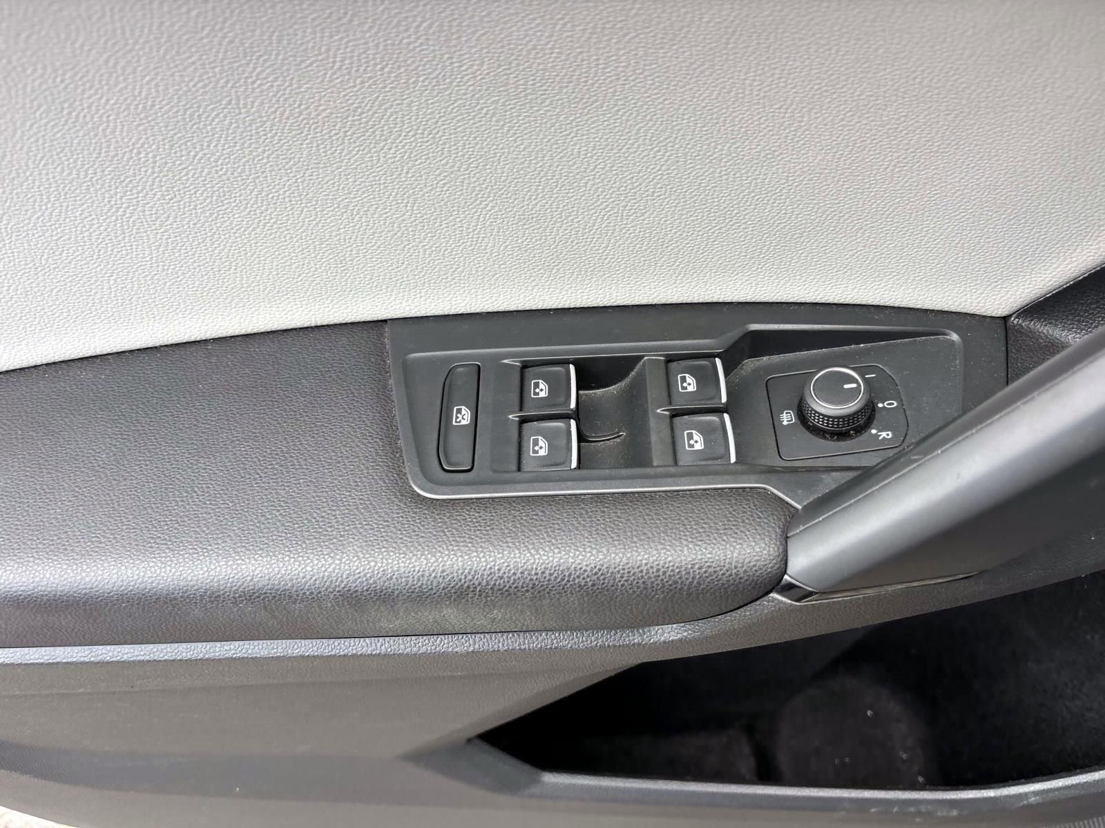 Used 2019 Volkswagen Tiguan SE w/ Panoramic Sunroof Package AWD/4WD image 13