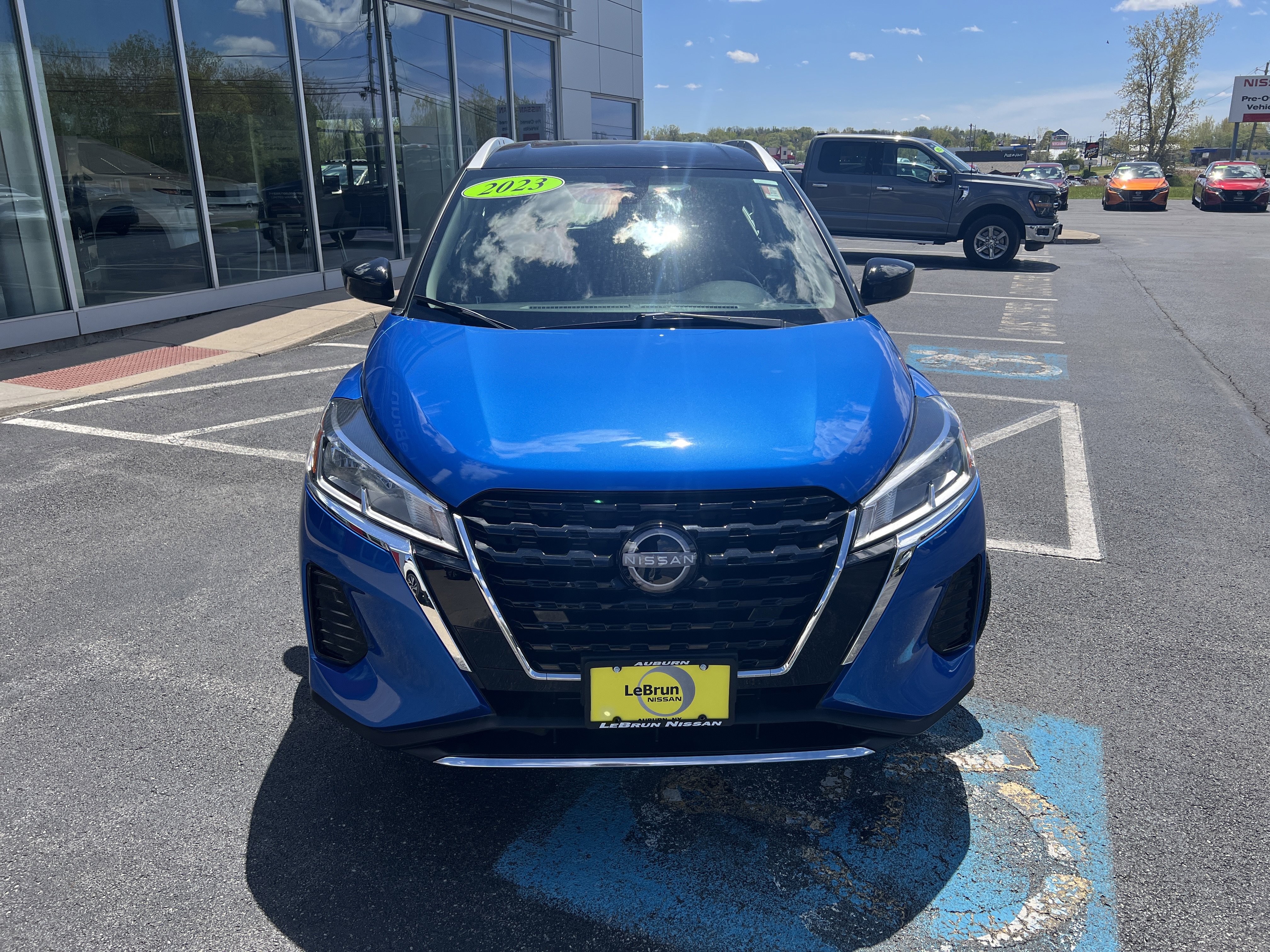 Used 2023 Nissan Kicks SV FWD image 11