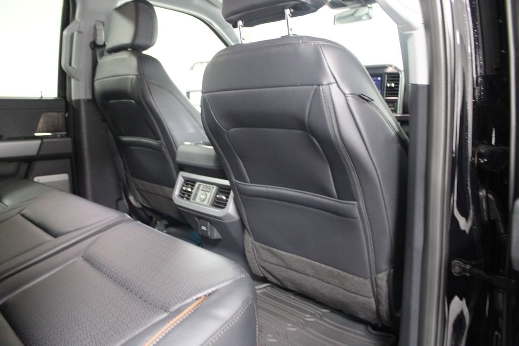 New 2026 Ford F250 Lariat w/ Black Appearance Package image 32