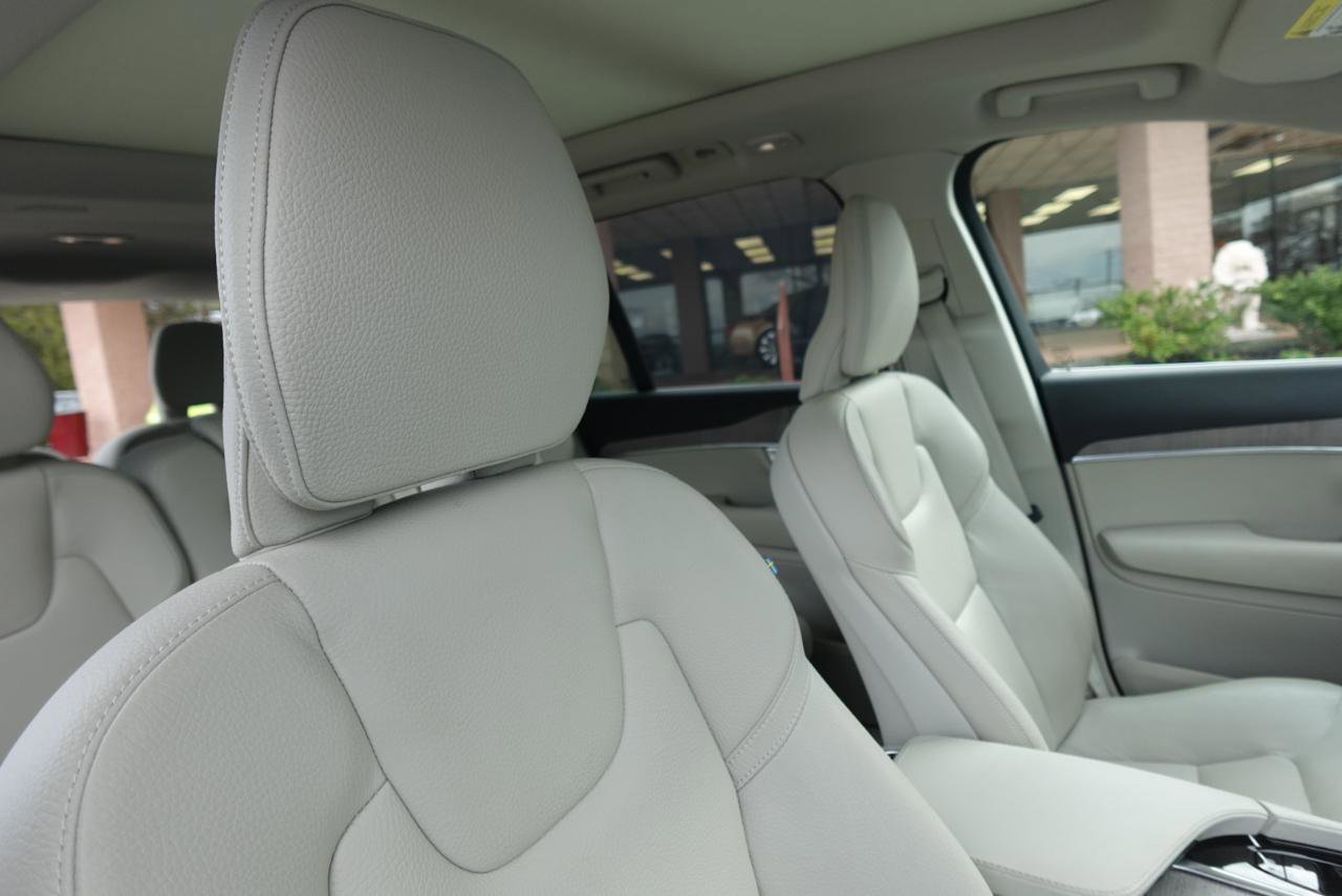 Used 2023 Volvo XC90 B5 Plus w/ Protection Package image 18