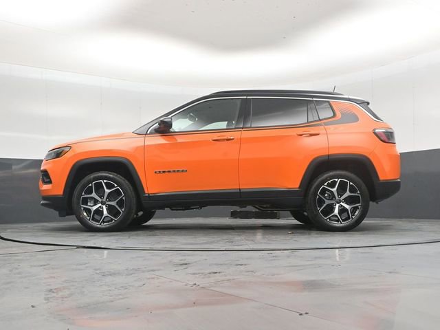 New 2026 Jeep Compass Limited w/ Mopar Graphics Package AWD/4WD image 43