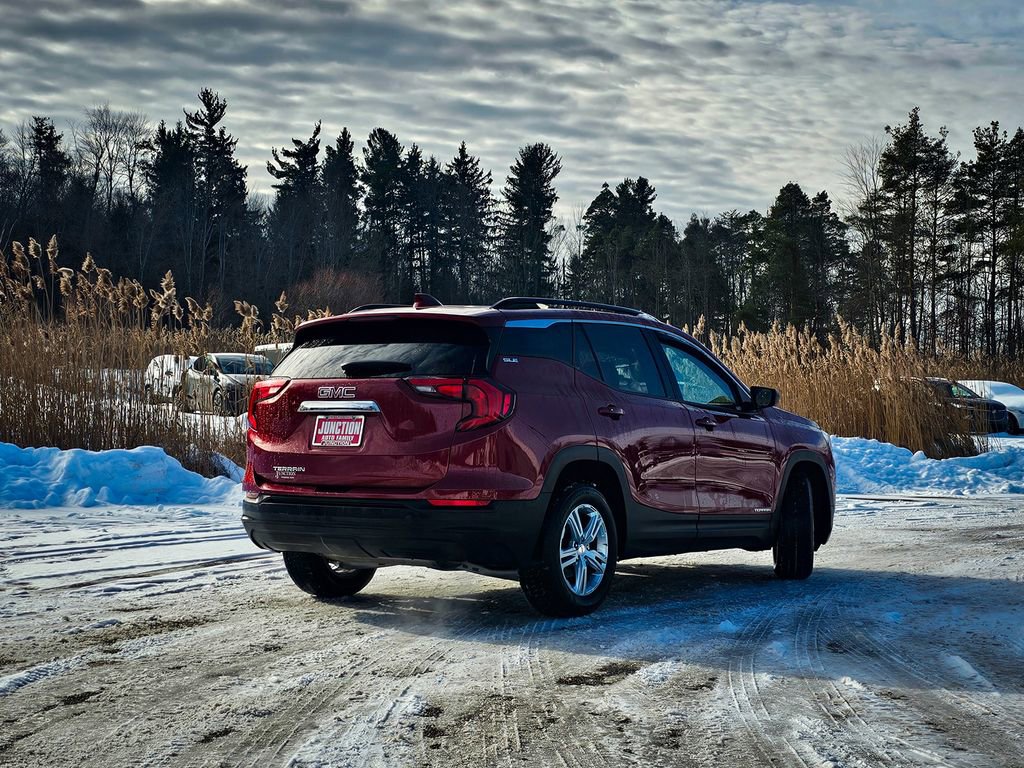Used 2020 GMC Terrain SLE w/ Driver Convenience Package image 4