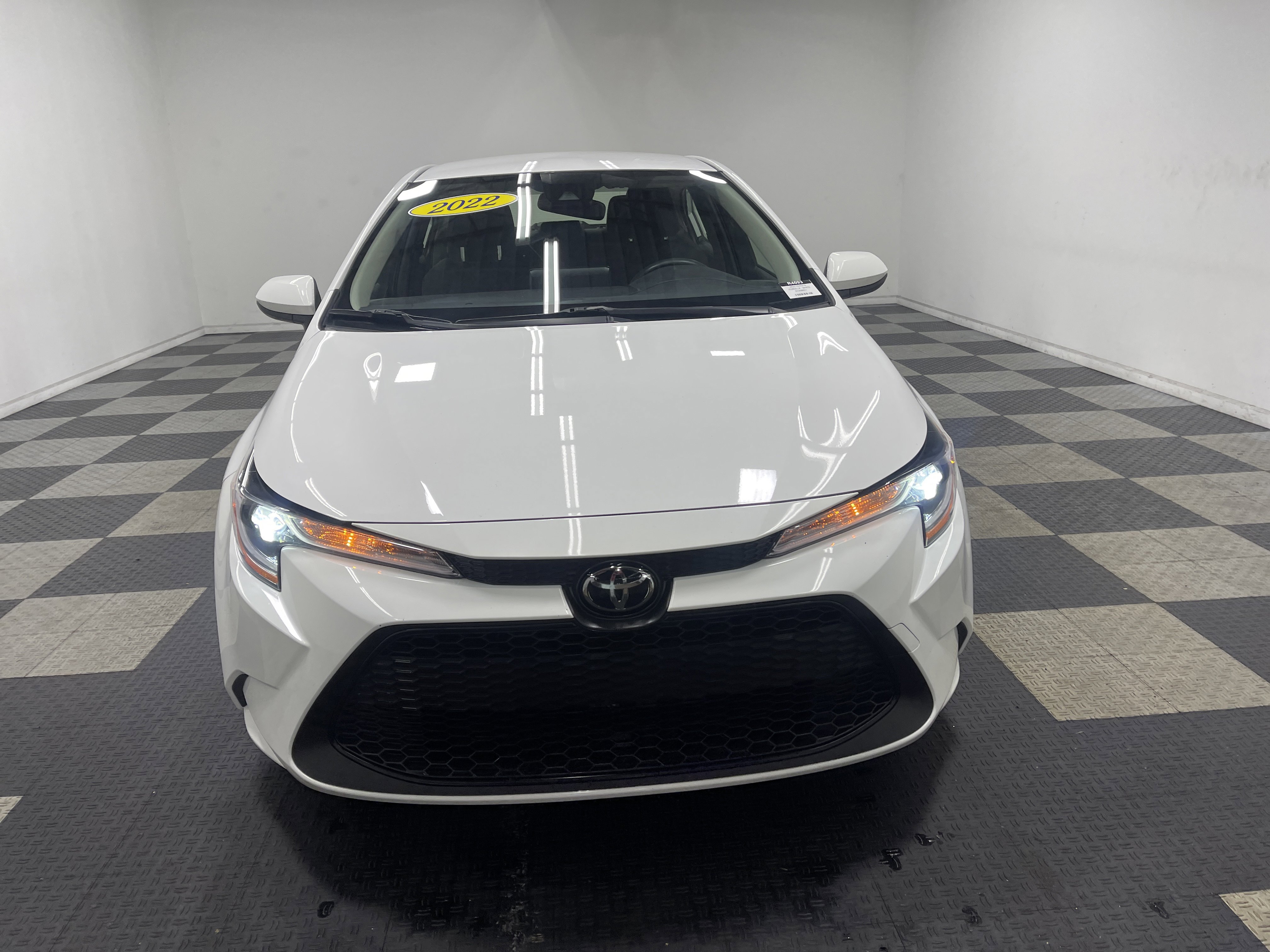 Used 2022 Toyota Corolla LE image 7