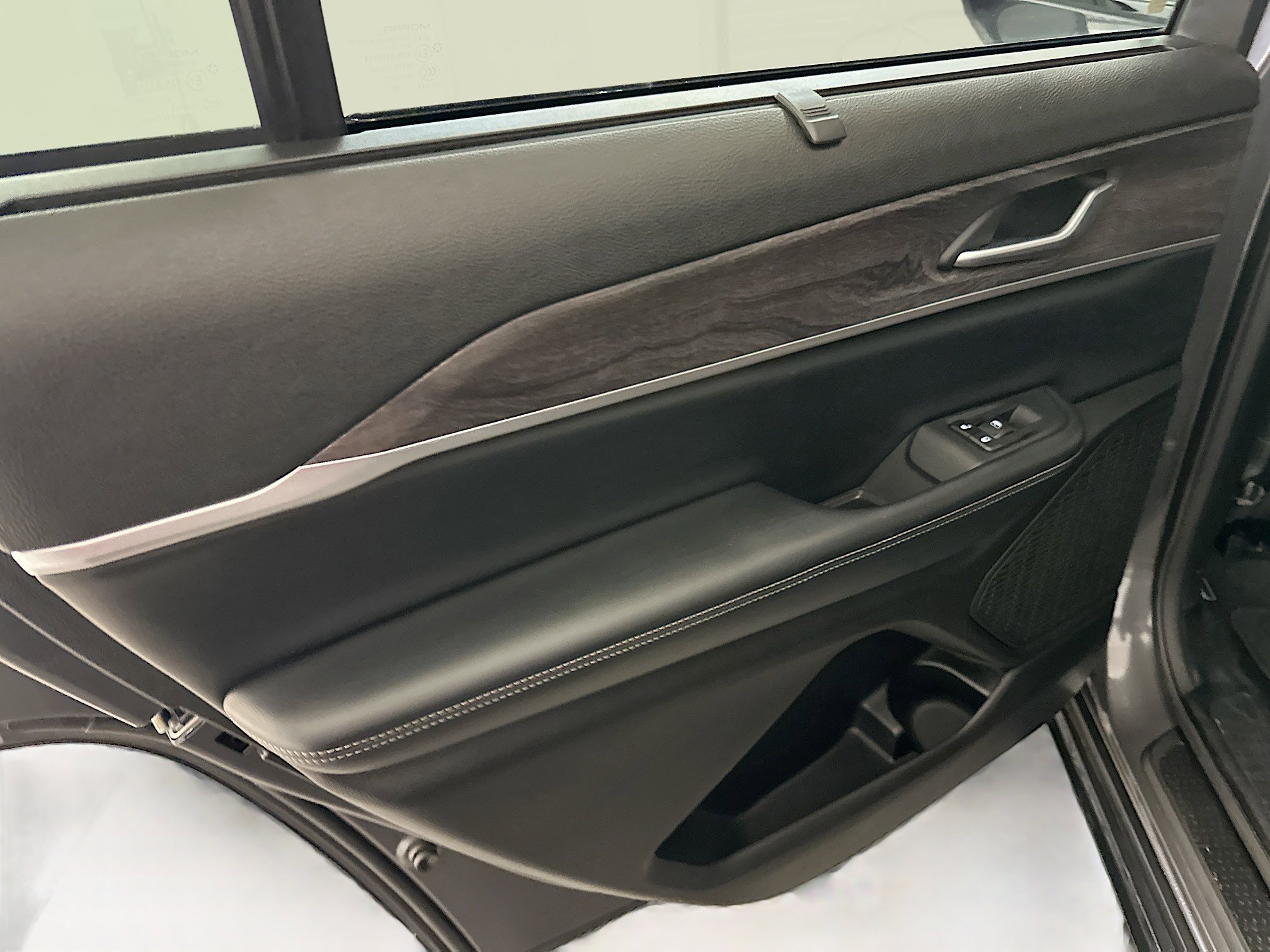 Used 2024 Jeep Grand Cherokee L Limited w/ Luxury Tech Group II image 28