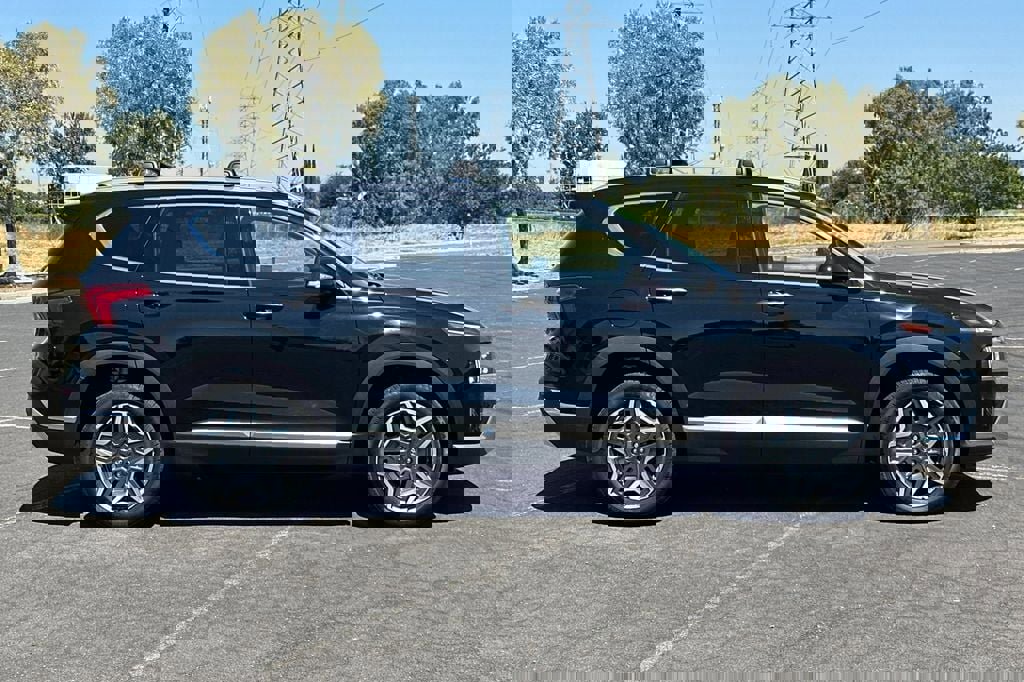 Used 2023 Hyundai Santa Fe SEL Convenience image 3