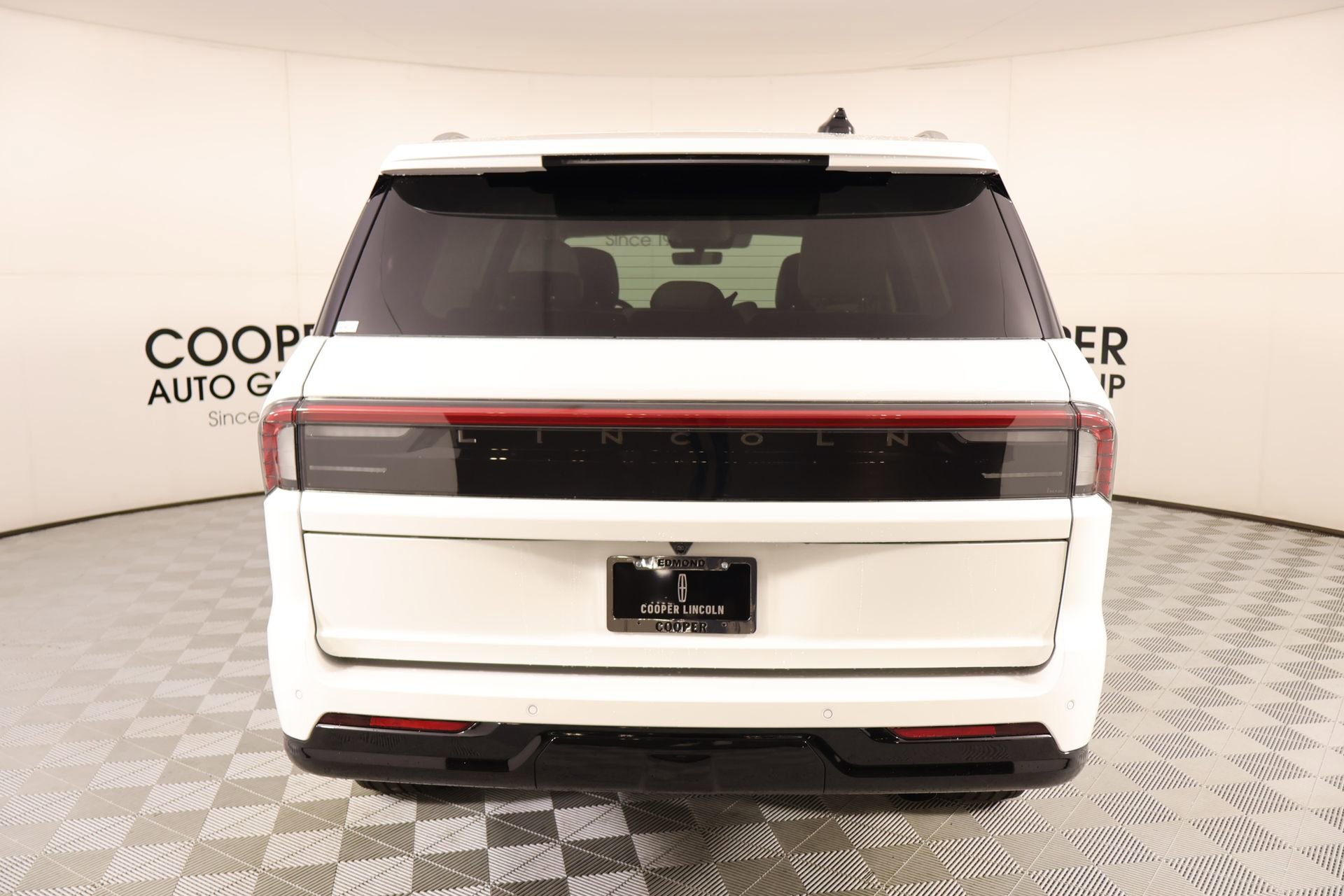 New 2026 Lincoln Navigator Premiere AWD/4WD image 22