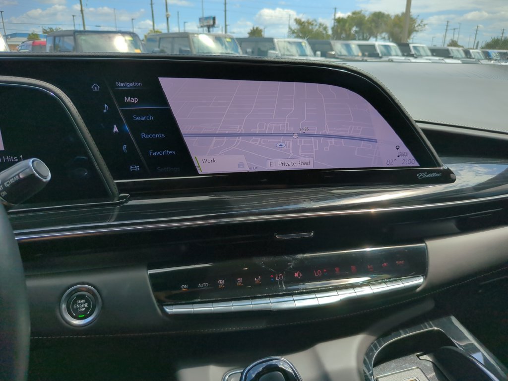 Used 2024 Cadillac Escalade ESV V AWD/4WD image 27