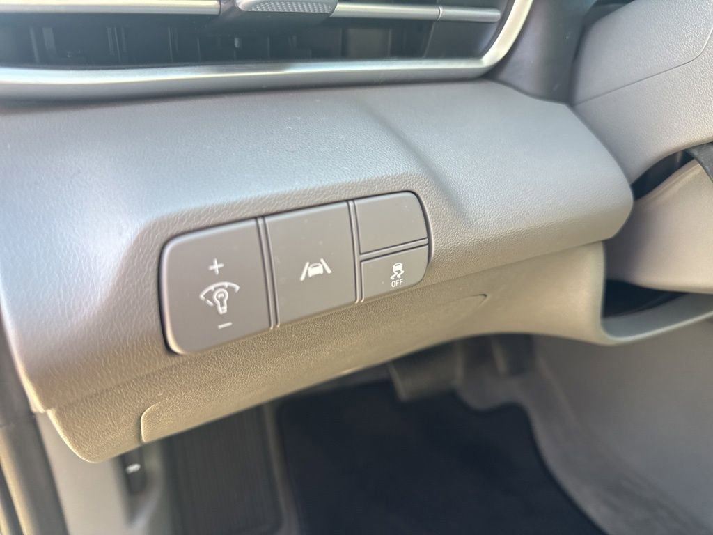 Used 2023 Hyundai Elantra SEL image 16