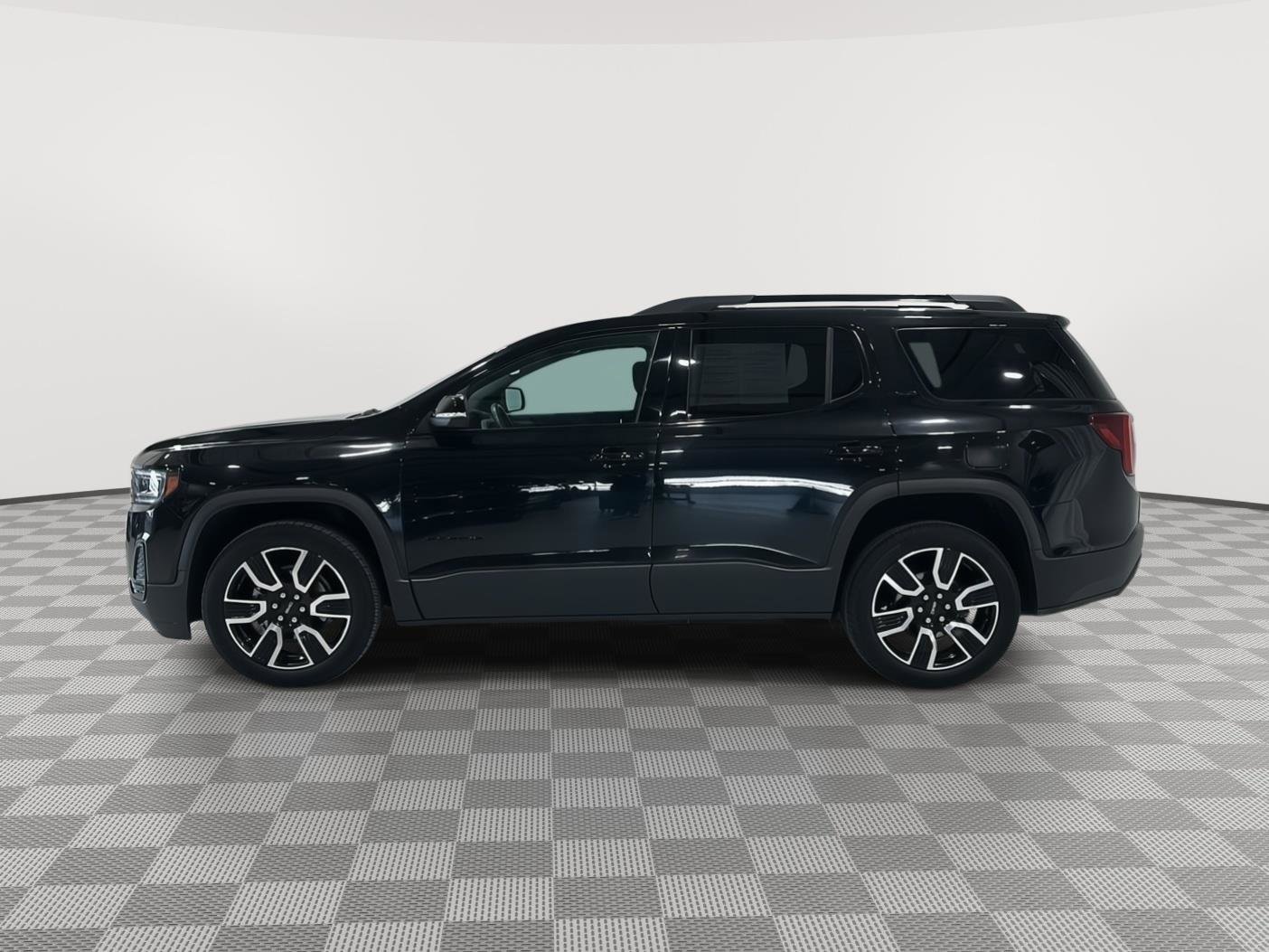 Used 2021 GMC Acadia SLE w/ Elevation Edition image 2