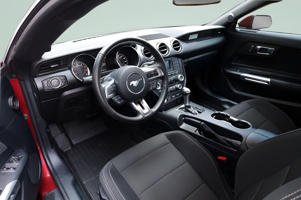 Used 2015 Ford Mustang Coupe RWD image 25