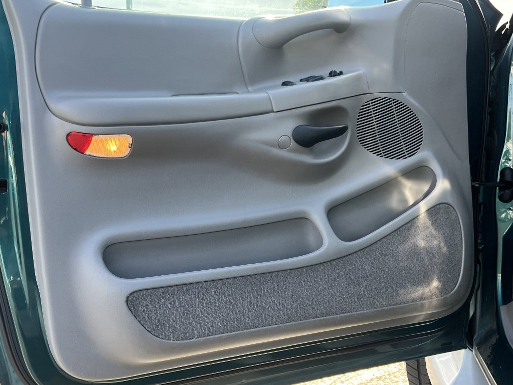 Used 1997 Ford F150 Lariat AWD/4WD image 20