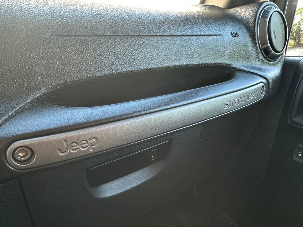 Used 2018 Jeep Wrangler Unlimited Sport S image 29