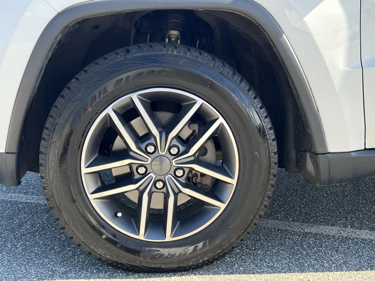 Used 2020 Jeep Grand Cherokee Limited image 36