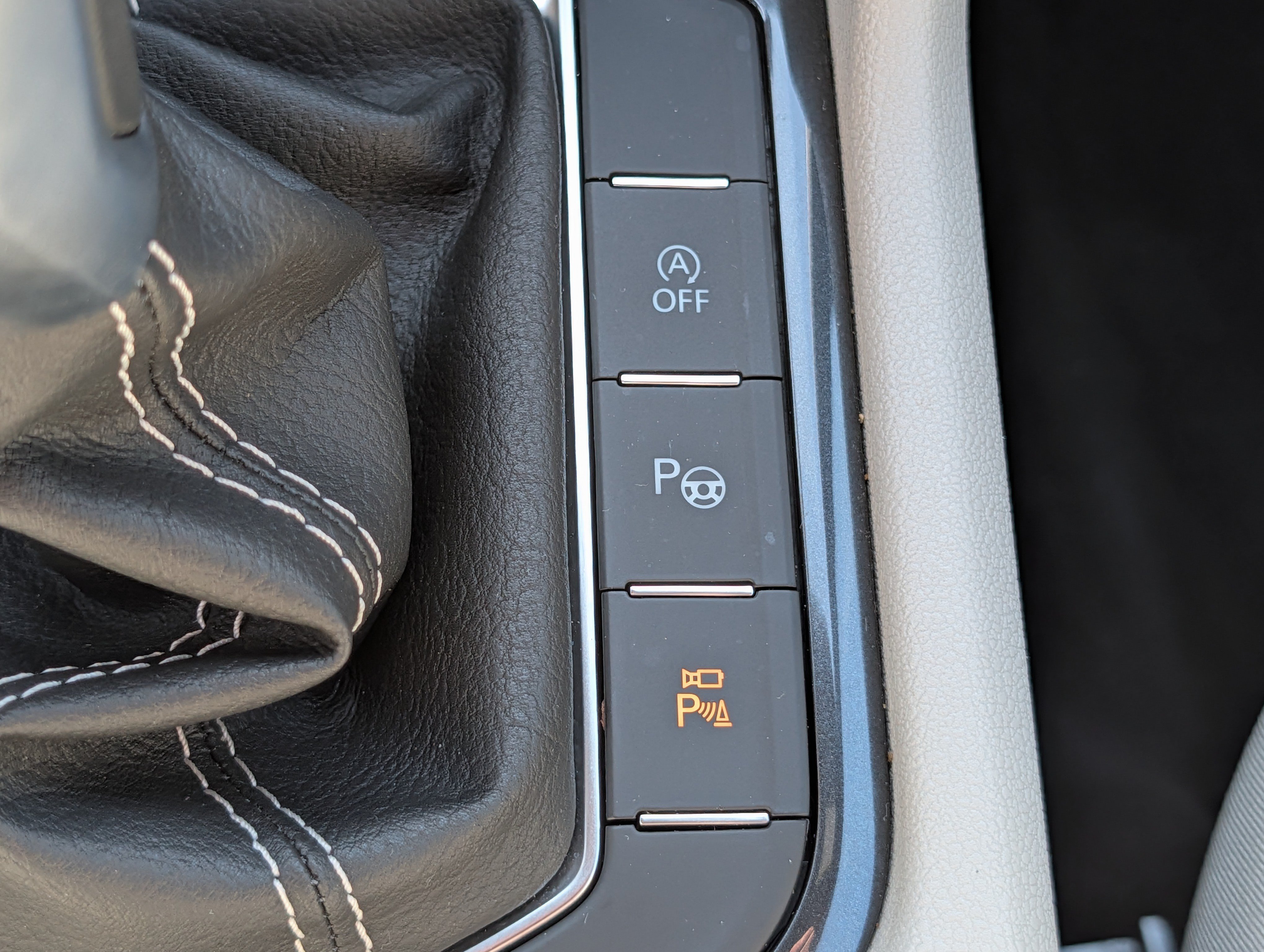 Certified 2023 Volkswagen Tiguan SEL R-Line AWD/4WD image 31