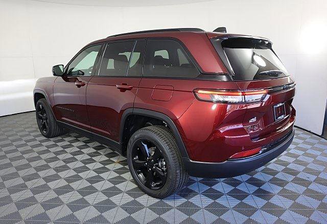New 2025 Jeep Grand Cherokee Limited image 6