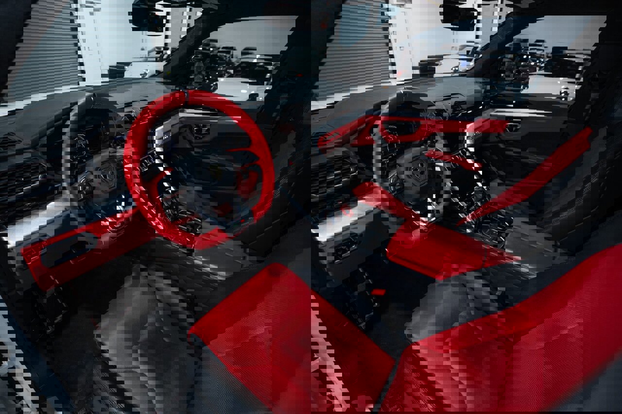 Used 2019 Lamborghini Urus image 18