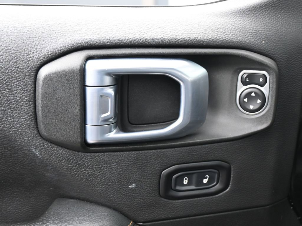 Used 2022 Jeep Gladiator Overland image 14