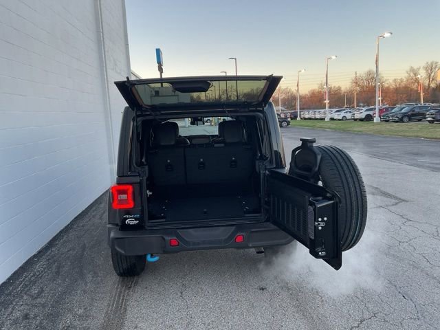 Used 2024 Jeep Wrangler Unlimited Sahara image 7