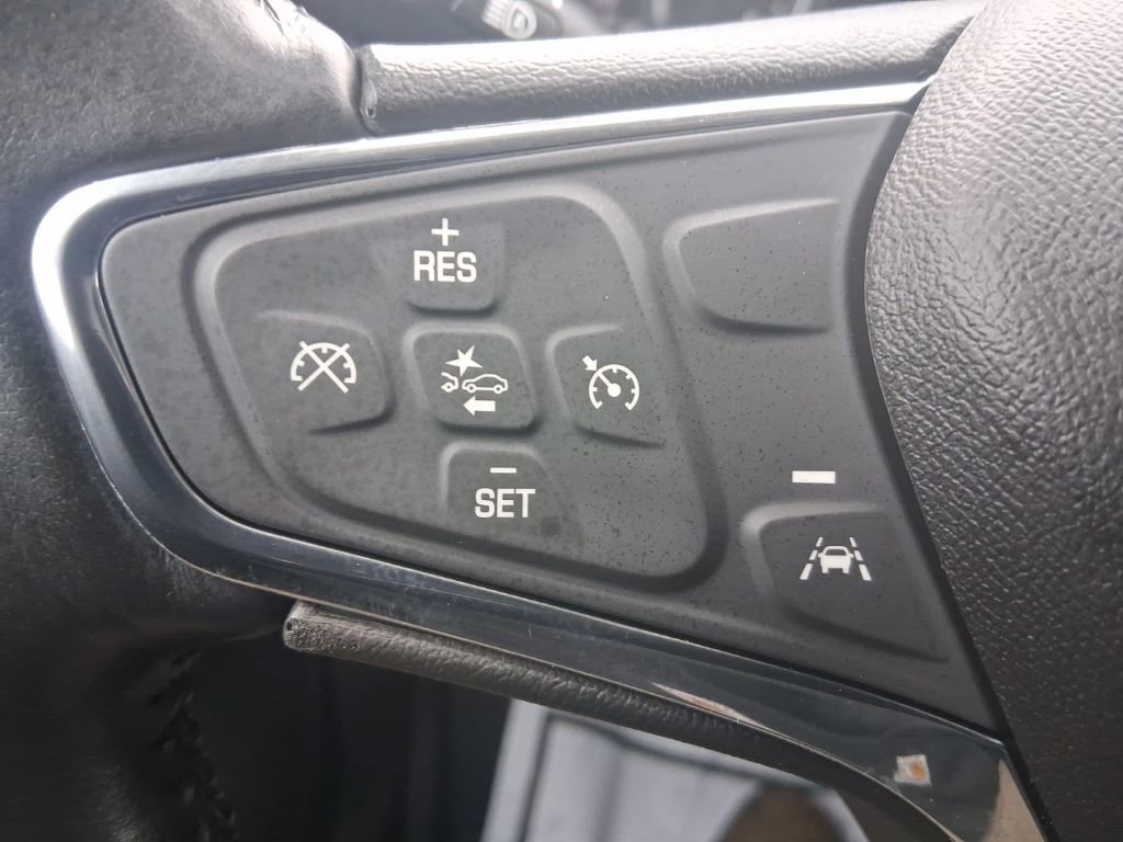 Used 2020 Chevrolet Equinox Premier image 24