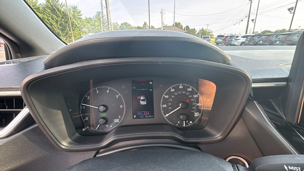Used 2025 Toyota Corolla SE FWD image 18