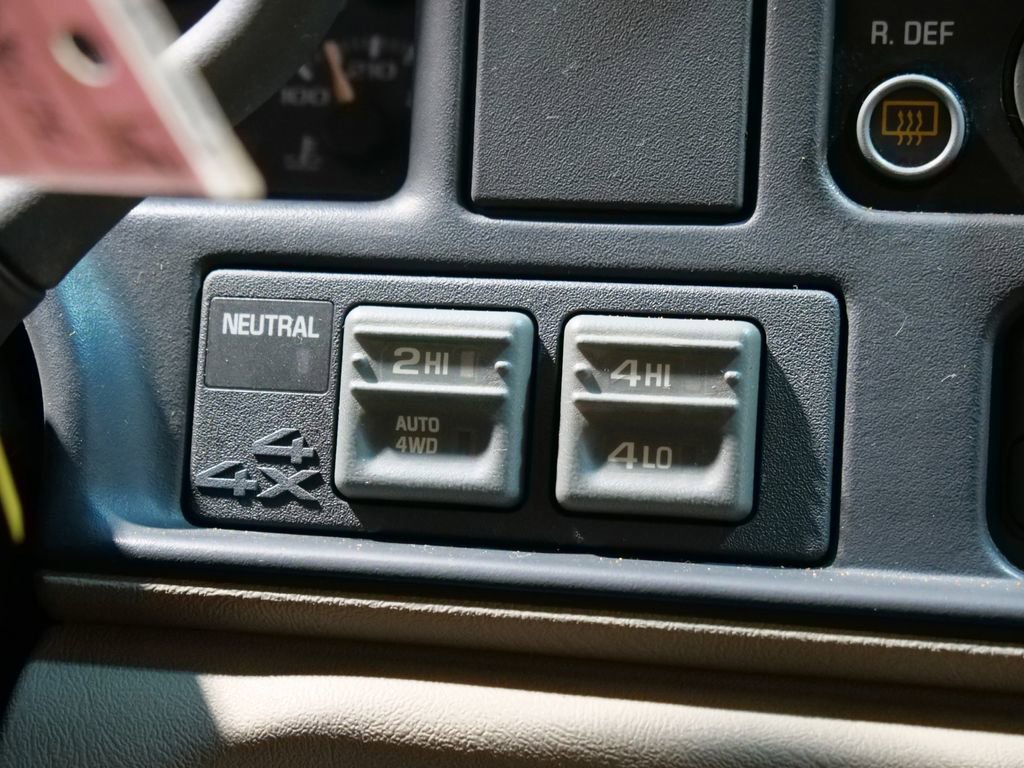 Used 1999 GMC Suburban 4WD w/ Marketing Opt Pkg 3 image 21