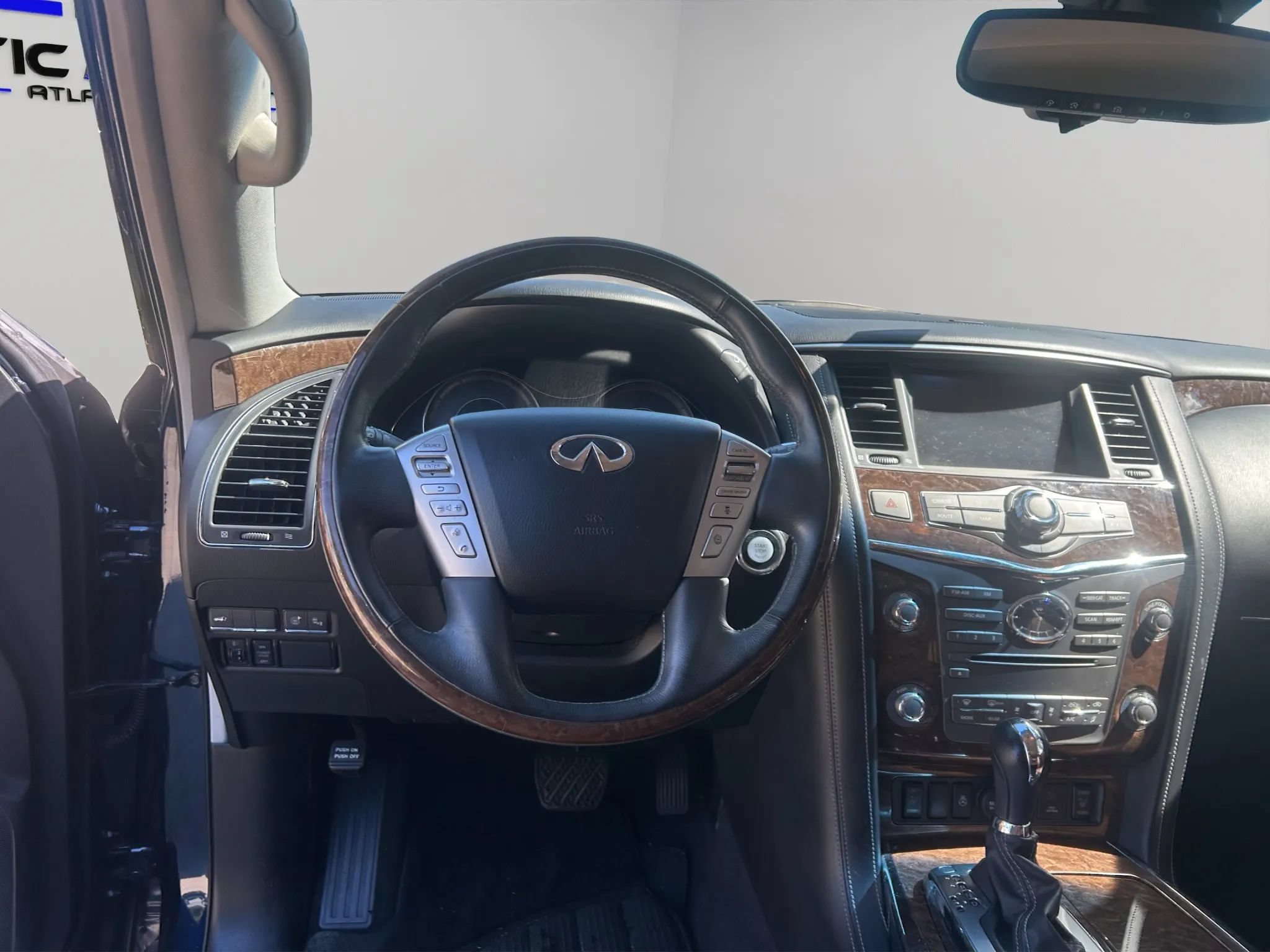Used 2017 INFINITI QX80 Signature Edition RWD image 9