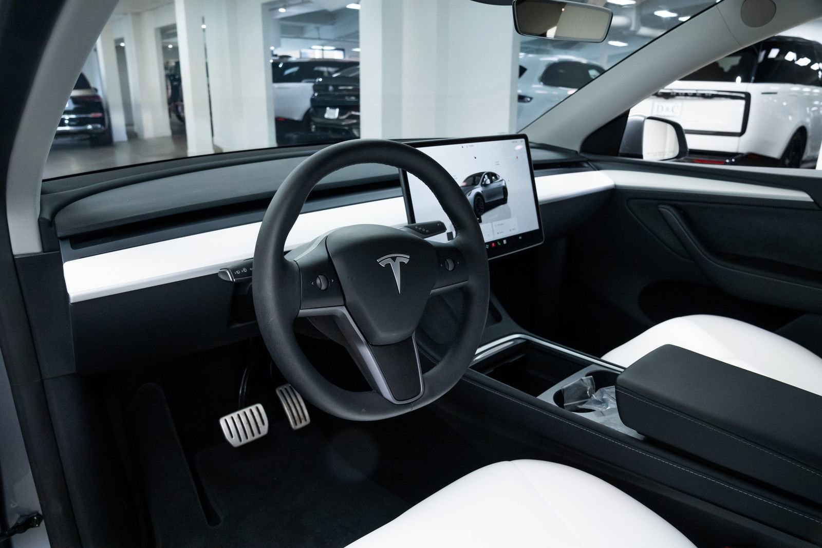 Used 2024 Tesla Model Y Performance image 17