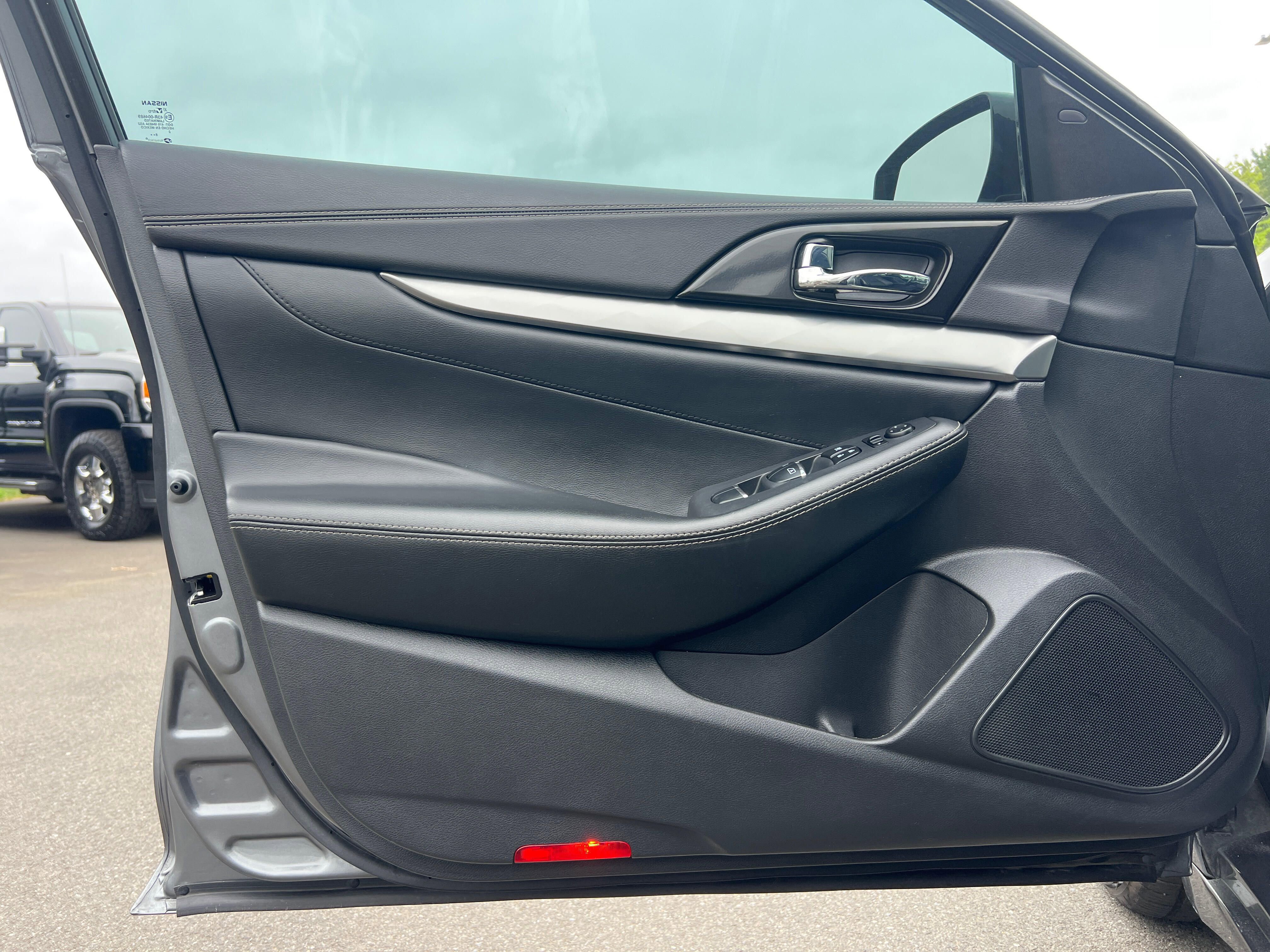 Used 2019 Nissan Maxima 3.5 SV w/ Floor Mat Group FWD image 23