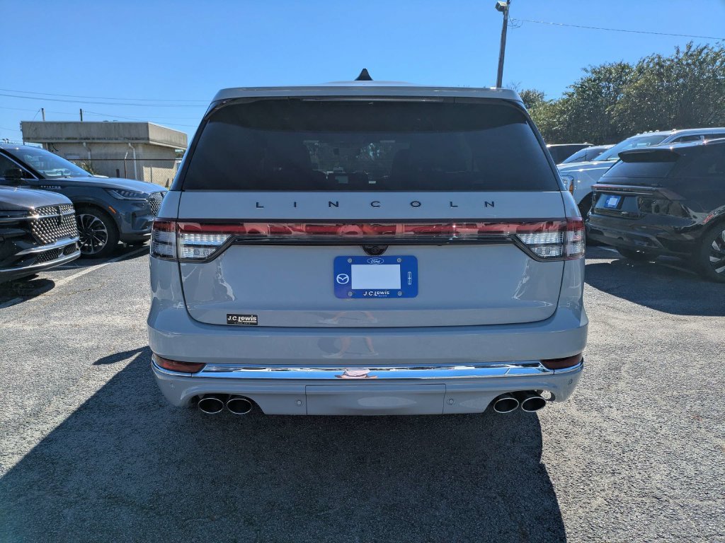 New 2027 Lincoln Aviator Black Label w/ Dynamic Handling Package AWD/4WD image 5