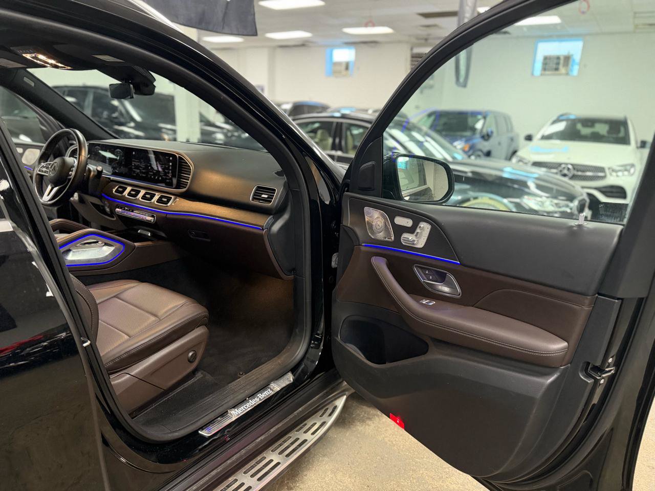 Used 2022 Mercedes-Benz GLE 350 4MATIC w/ AMG Line Exterior image 24