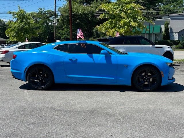 Used 2022 Chevrolet Camaro LT RWD image 4